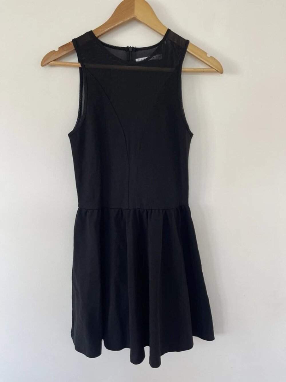 Mossman Ladies Black Sleeveless Mesh V Mini Dress Size 8 EUC Deep Plunge